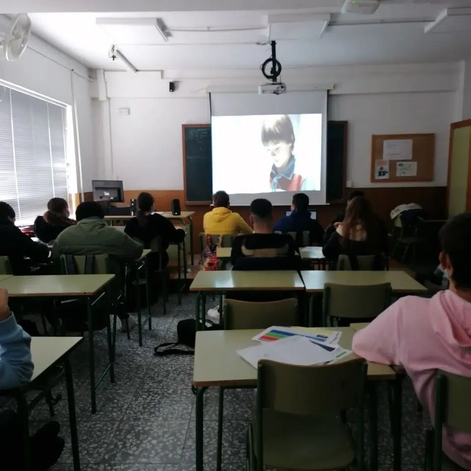 JUVENTUD POR LOS BUENOS TRATOS
