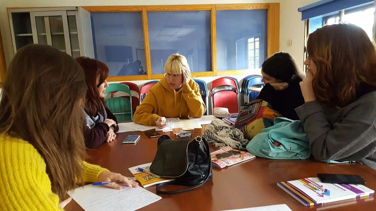 Acto de MUJOMUR en su crecimiento como referente en igualdad, con proyectos de educación feminista y prevención de la violencia de género.